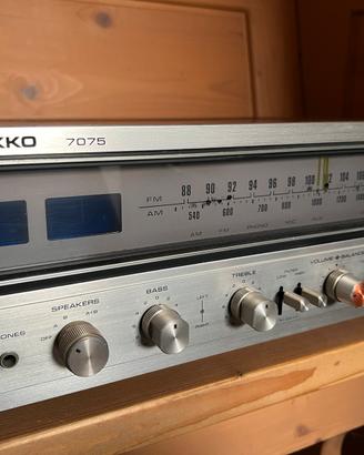 NIKKO 7075 sintoamplificatore