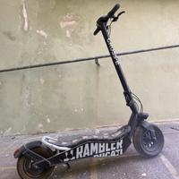 Ducati Cross-e scrambler monopattino