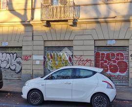 NEGOZIO A TORINO