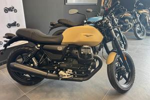 Moto Guzzi V7 Stone