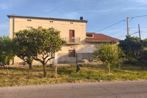 Casa Indipendente su 2 livelli con Giardino