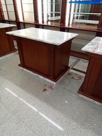 banchi cassa e arredamento per negozi farmacie, 