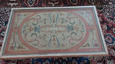 Tavolo da salotto decorato a mano stile Liberty