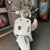 Piaggio Vespa 300