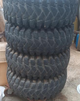 4 maxxis trepador 35 x 12.5 r15