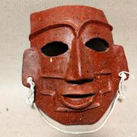 Maschera in terracotta