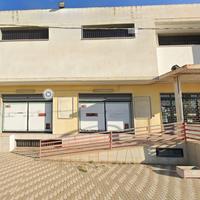 Ampio Locale Commerciale su Strada di Passaggio