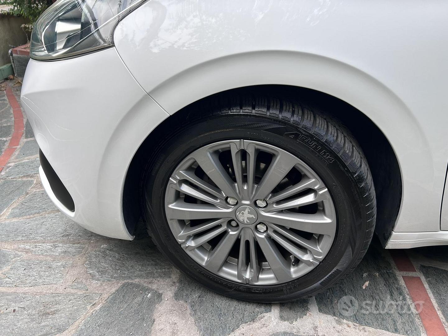 Peugeot 208 2017 photo 2