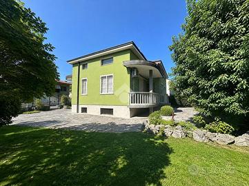 VILLA SINGOLA A TREZZO SULL'ADDA