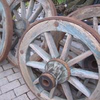 Attrezzi agricoli ruote in legno