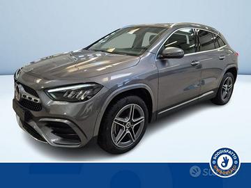 Mercedes-Benz GLA 250 E PLUG-IN HYBRID AUTOMA...