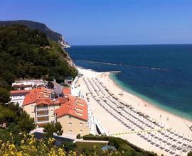 Numana,6posti letto più2,vic piazza e spiaggia