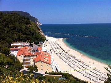 Numana,6posti letto più2,vic piazza e spiaggia