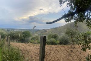 Terreno panoramico 5000 mq con uliveto e pozzi Gra