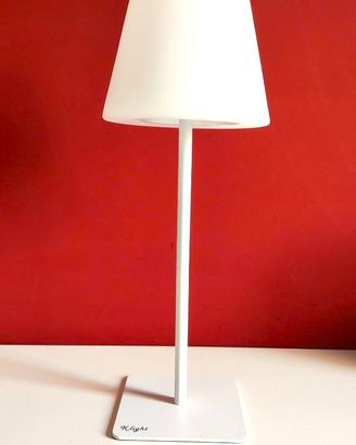 Lampada da tavolo led anche per esterno