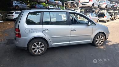 VW TOURAN 2004 SOLO PER RICAMBI