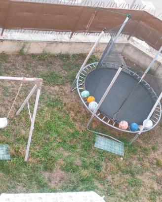 Set giochi da giardino altalena  e trampolino 
