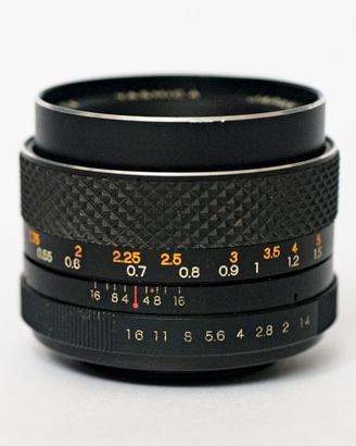 Yashica Yashinon 50 f/1.4