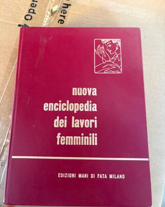 Libro lavori a maglia