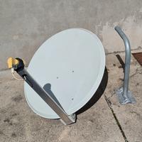 Parabola satellitare 85cm con LNB dCSS (Sky Q)