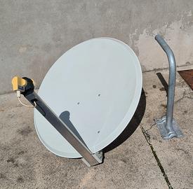 Parabola satellitare 85cm con LNB dCSS (Sky Q)