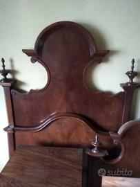 Camera da letto matrimoniale antica in noce