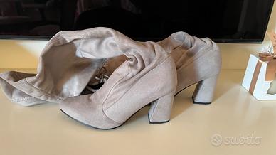 Stivali sopra il ginocchio QUTAA in camoscio beige