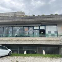 NEGOZIO A VALDOBBIADENE