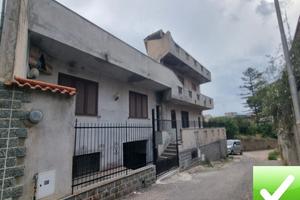 Villa indipendente Su Quattro Livelli Con giardino