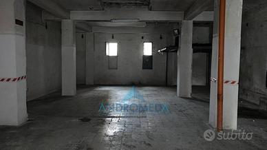 Immobile di 240 m² a Napoli
