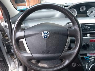 Lancia Ypsilon x neop