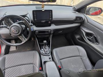 Yaris 1.5 benzina(116cv) hybrid  Rosso perlato
