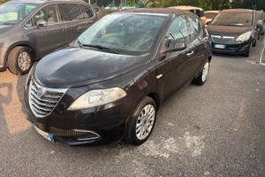 Lancia Ypsilon 1.3 Mjet (consuma olio)