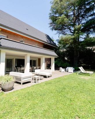 Villa di 835 m² con più di 5 locali e box auto dop