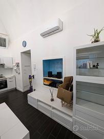 Parete attrezzata IKEA + vetrinetta