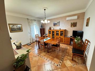 Casa indipendente ristrutturata con corte