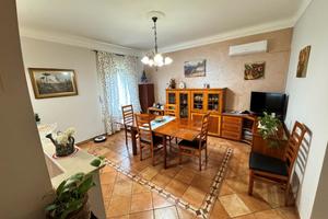 Casa indipendente ristrutturata con corte