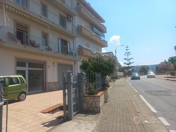 Locale commerciale su strada principale