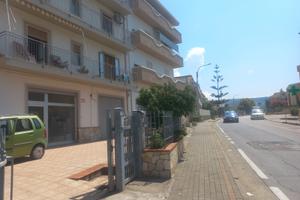 Locale commerciale su strada principale