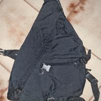 Zaino monospalla nero – sportivo e capiente