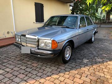 Mercedes w123 200