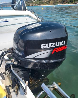 gommone con motore