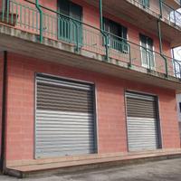 Locale commerciale 400 mq villa d'agri via gramsci