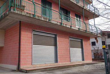 Locale commerciale 400 mq villa d'agri via gramsci