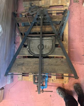 Cavalletto portatile per idraulico