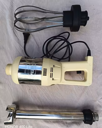 Mixer Professionale Fama 550 W con 2 accessori