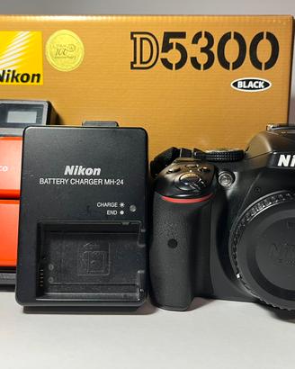 Nikon d5300 + scatola e accessori| < 12k scatti