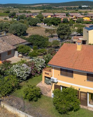 Porto Pino, semindipendente con giardino