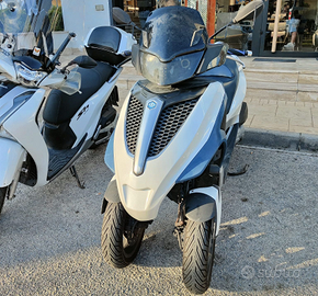 Piaggio MP3 300