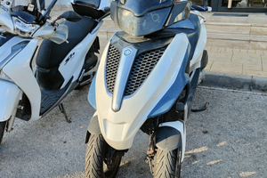Piaggio MP3 300